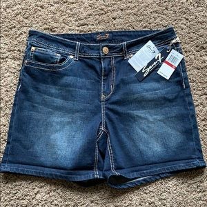 Women’s Seven7 Jean Shorts NWT